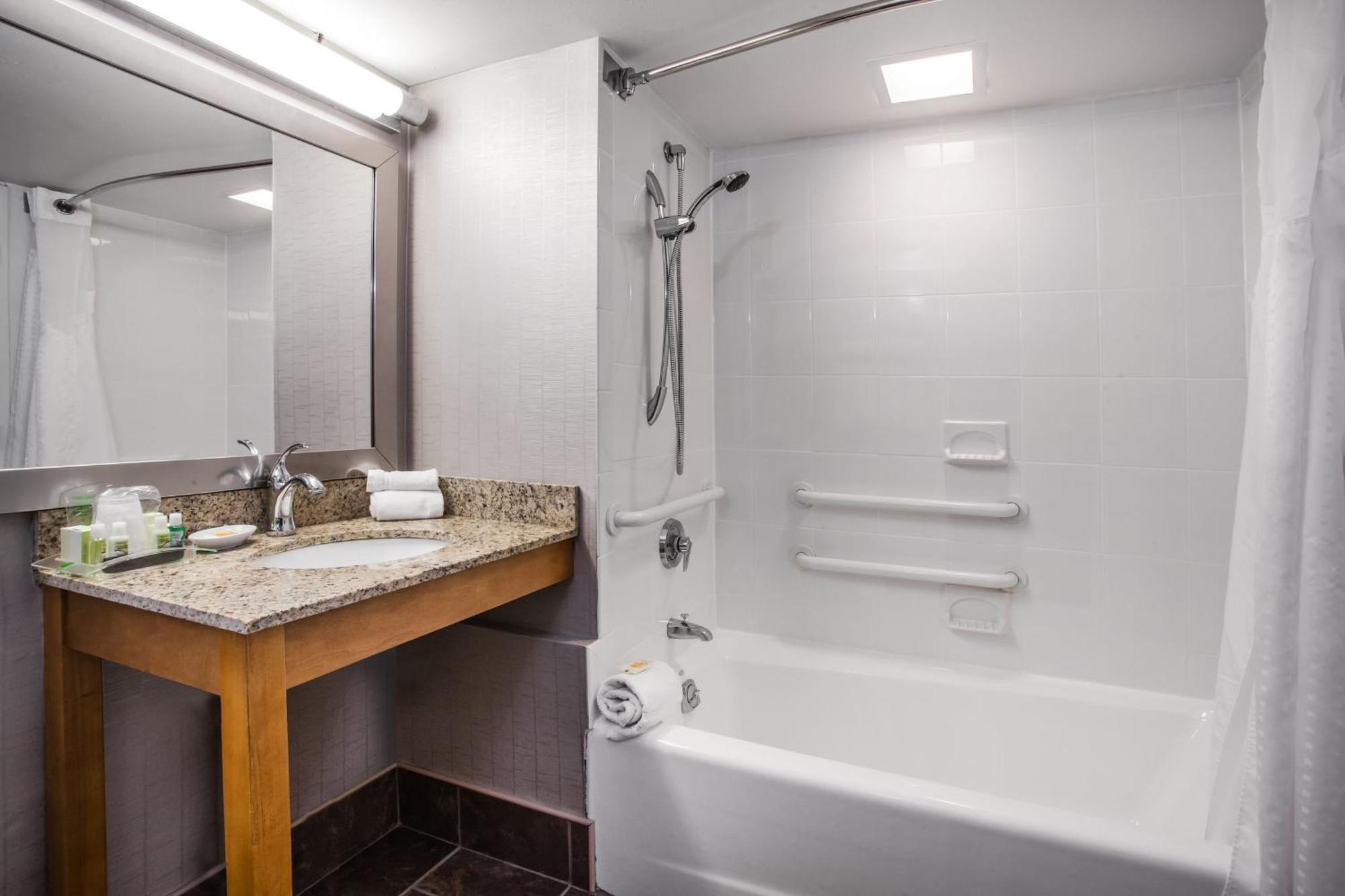 Holiday Inn Saratoga Springs By Ihg Номер фото